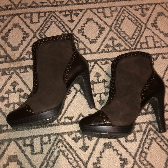 Booties with rubber bottoms! 💕 - Picture 1 of 5